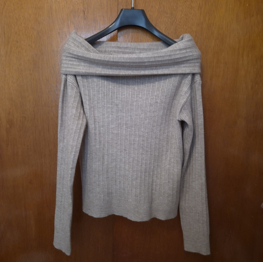 Elegant Off-Shoulder Sweater in Beige